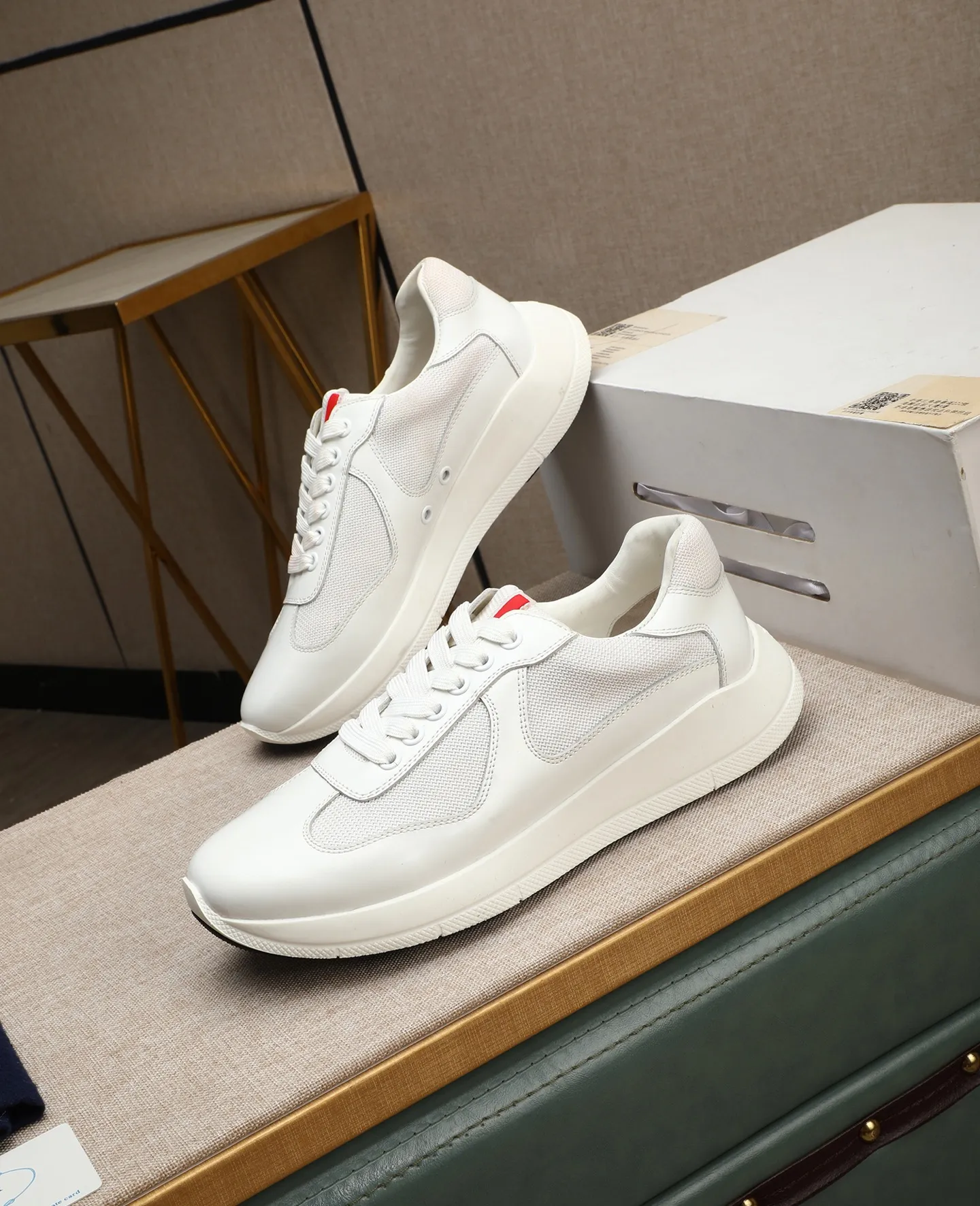 Men's shoes 💰600 Top quality New hot models on the official website, timeless for a century, 🆘 Trendy brand (Prada) mainly promotes hot models, avant-garde and versatile fashion men's shoes private version molding, cowhide surface splicing 1:1 oil edge treatment... fashionable and simple, original imported cowhide lining cowhide feet; the atmosphere and personality are more fashionable, eye-catching and pursuing class, it will subvert the old idea and be a must-have for fashion trendsetters with you! Must keep it for yourself! High-end comfort, high-end quality workmanship. Size: 38-44 Various colors available. full package